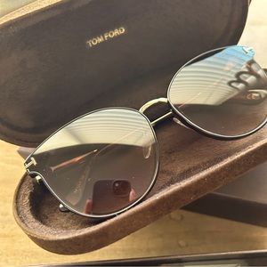 Tom Ford authentic women’s sunglasses. Authentic. Brand new!
